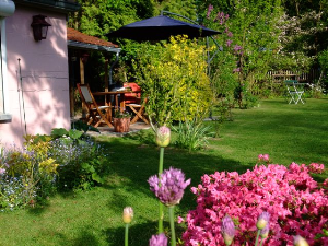 Détente et jardin arboré